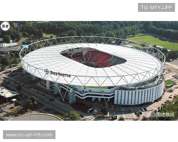 欧冠决赛场馆建设进度：安联球场草皮铺设完成